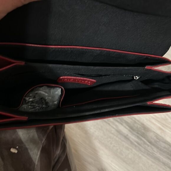 Host Pick ❤️🙏Iris Tyler purse preloved ❤️GUC - Picture 7 of 8